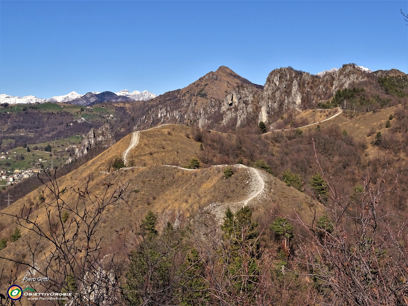 68 Dal Pizzo di Spino zoom sulla Linea tagliafuoco percorsa.JPG